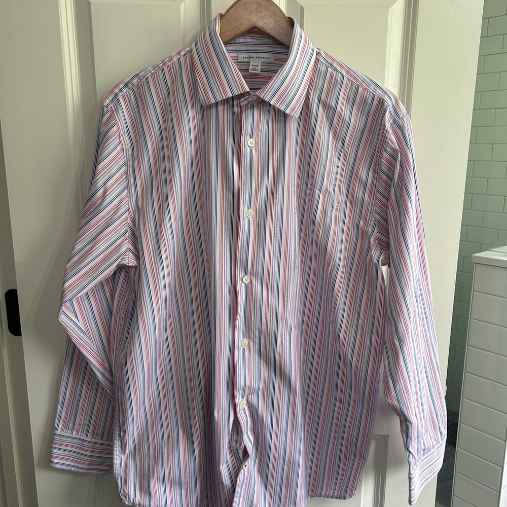 Banana Republic Blue and Pink Dress Shirt Vertical Stripes size L 16-16.5 neck.